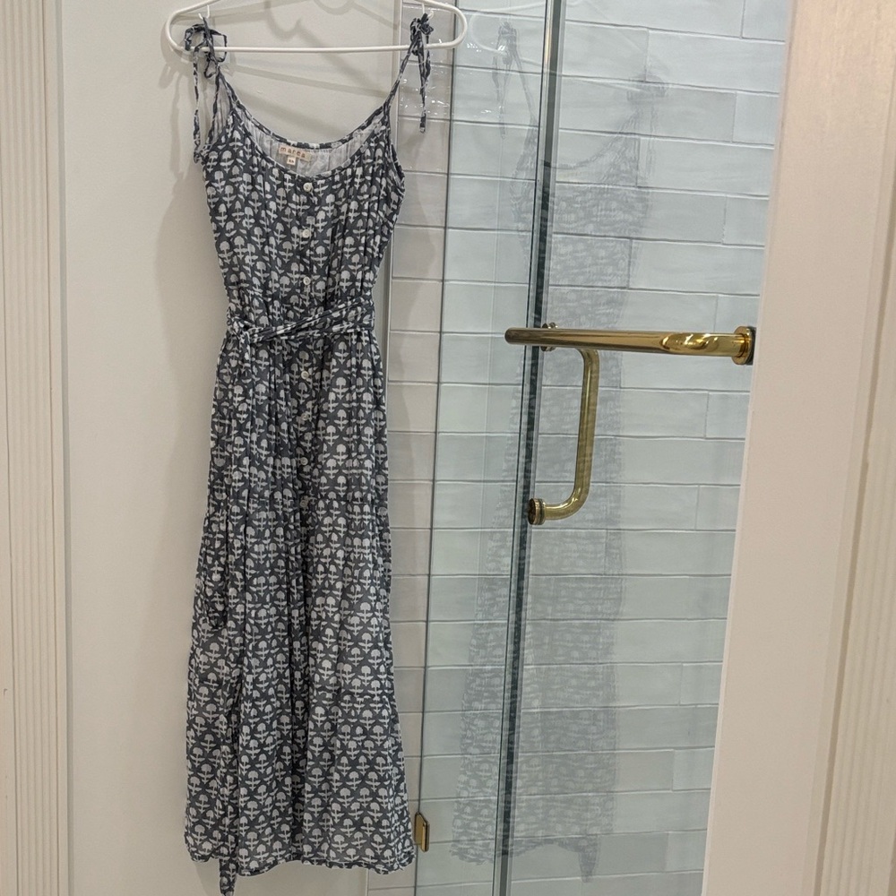 Marea Beachy Gray and White Patterned Dress